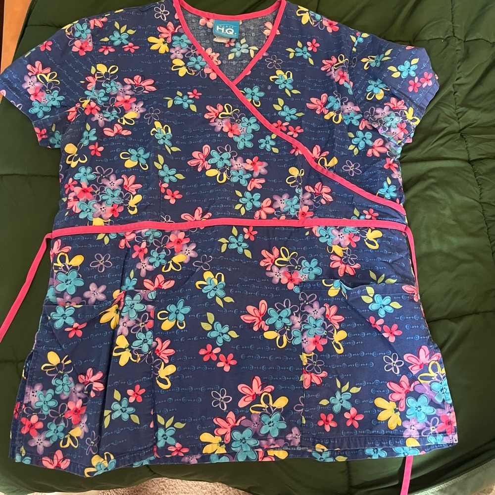Floral Print Scrub Top with Pink Trim